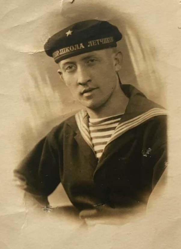 Ахапкин	Михаил Иванович(05.01.1909 - 13.07.1942)